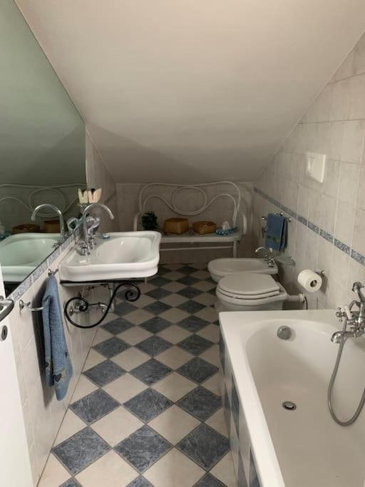Mansarda Con Vista In Centro A Piacenza Apartment Exterior photo